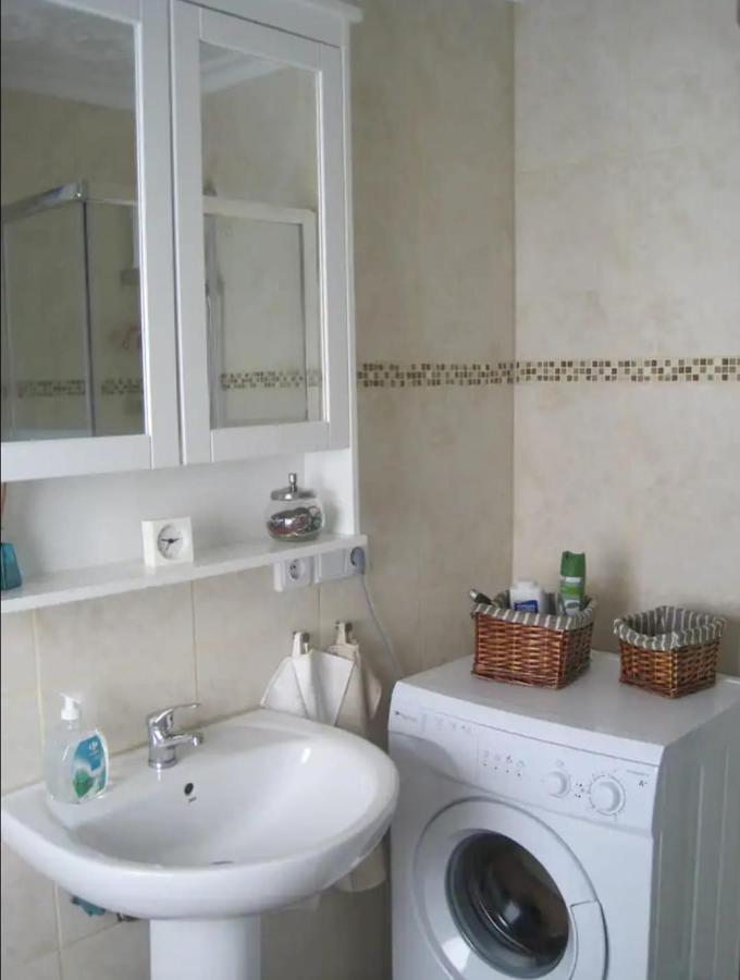 Apartamento, Dos Dormitorios, Tipo Atico Cerca Del Centro Jerez de la Frontera Luaran gambar