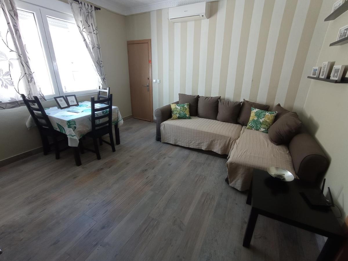 Apartamento, Dos Dormitorios, Tipo Atico Cerca Del Centro Jerez de la Frontera Luaran gambar